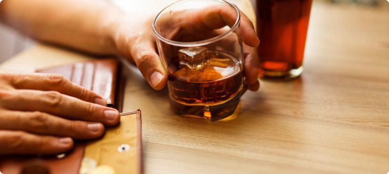 Rectangle-7706-25 Alcohol Withdrawal Timeline: A Comprehensive Guide by a Rehab Centre
