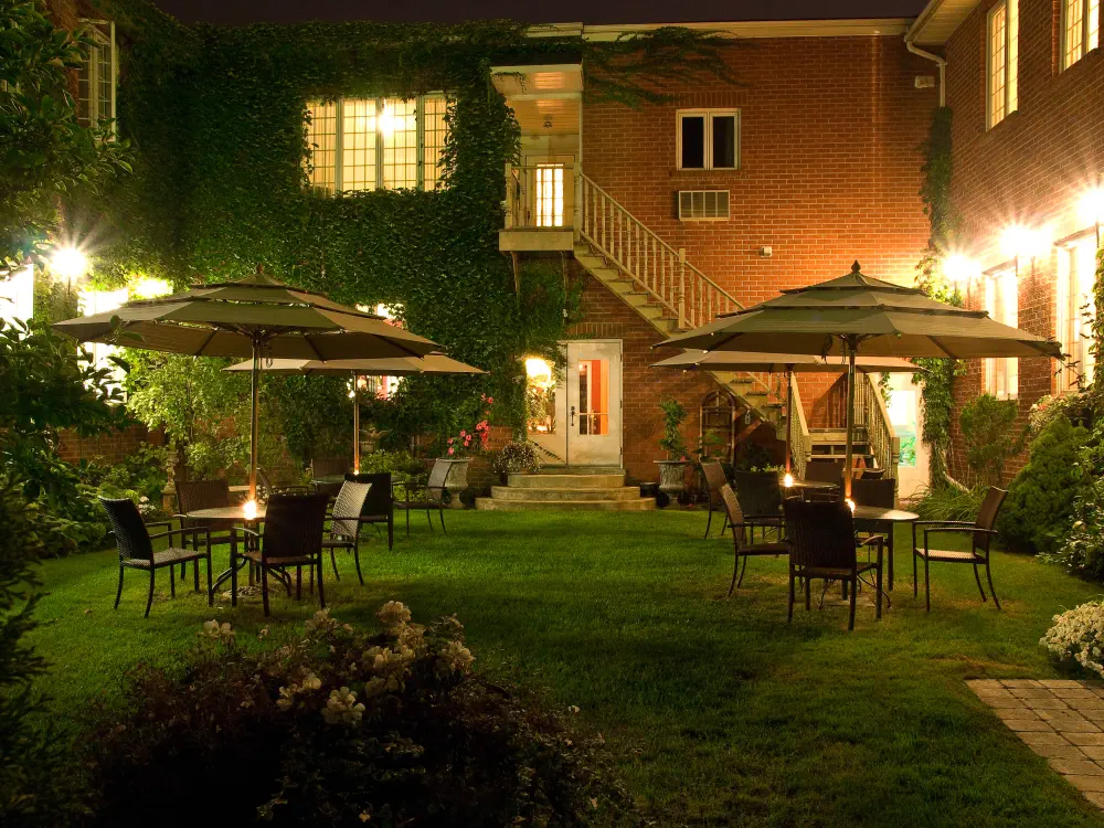 Courtyard-Rear Rehab Centre Near Kingston – The Canadian Centre For Addictions